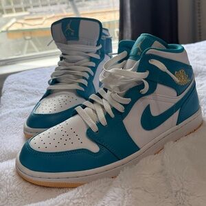 Nike Air Jordan 1 Mid White Teal Sneakers – Excellent Condition – Unisex